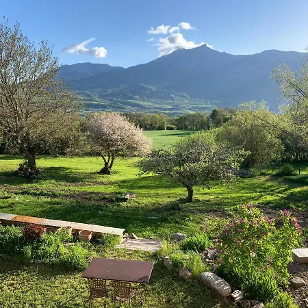 Holiday home Maison La Chanette, Vue Montagne, Grand Jardin, Charme, Confort, Calme, Brasero, 10-12 Pers *