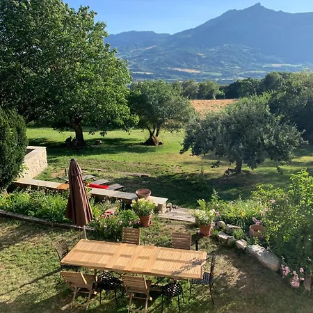Holiday home Maison La Chanette, Vue Montagne, Grand Jardin, Charme, Confort, Calme, Brasero, 10-12 Pers