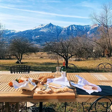 Holiday home Maison La Chanette, Vue Montagne, Grand Jardin, Charme, Confort, Calme, Brasero, 10-12 Pers