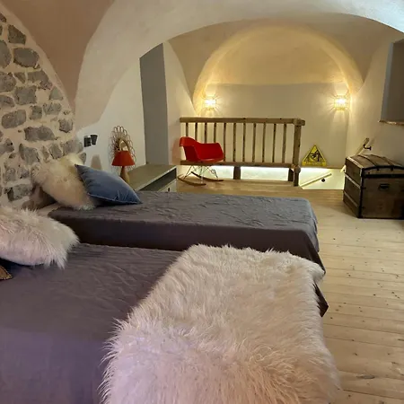 Holiday home Maison La Chanette, Vue Montagne, Grand Jardin, Charme, Confort, Calme, Brasero, 10-12 Pers *